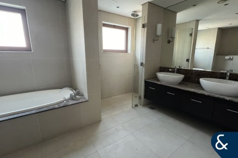 וילה להשכרה ב Al Furjan, Dubai, איחוד האמירויות 3 חדרי שינה, 600 מ"ר, מספר 668430 - תמונה 13