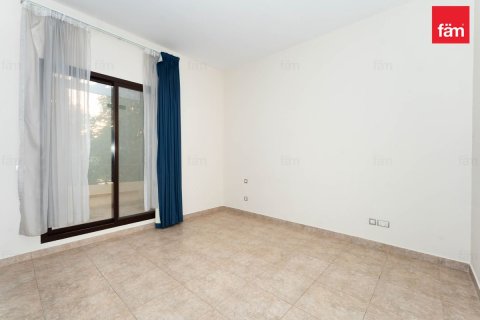 Villa te huur in Dubai, VAE 4 slaapkamers, 298.1 vr.m., nr 679885 - foto 11