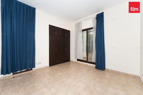 Villa te huur in Dubai, VAE 4 slaapkamers, 298.1 vr.m., nr 679885 - foto 2