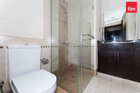 Villa te huur in Dubai, VAE 4 slaapkamers, 298.1 vr.m., nr 679885 - foto 14