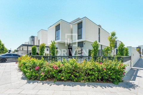 Villa i Al Furjan, Dubai, UAE 4 soveværelser, 282 kvm № 683457