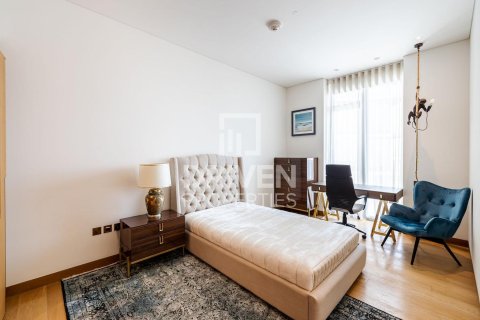 Apartamento en venta en Jumeirah, Dubai, EAU 3 dormitorios, 244 m2 № 682610 - foto 20