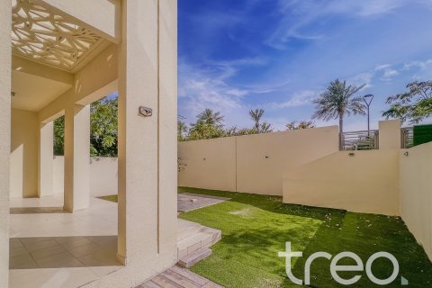 Villa in Reem, Dubai, UAE 4 bedrooms, 237 sq.m. № 755516 - photo 13