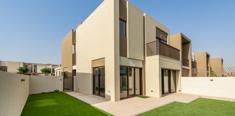 Radový dom v Dubai Land, SAE 4 spálne, 252.58 m2 č. 748588