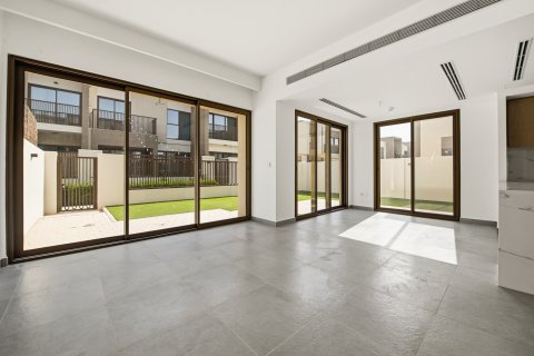 Radový dom v Dubai Land, SAE 4 spálne, 252.58 m2 č. 748588 - Fotografia 3