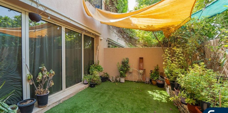 Stadthaus in Jumeirah Golf Estates, Dubai, VAE: 2 Schlafzimmer, 134 m2 Nr. 667808