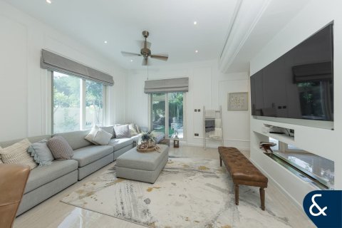 Vila u gradu Dubai Sports City, Dubai, UAE 5 spavaće sobe, 402 m2 Br. 667809 - Slika 6