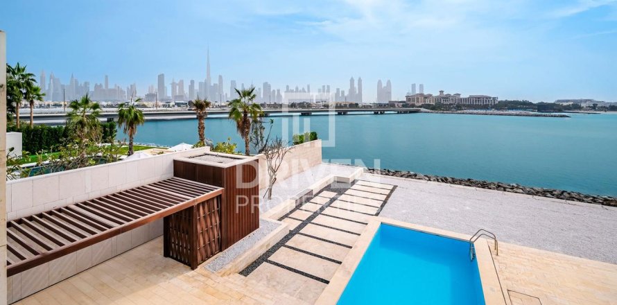 ویلا در Jumeirah، Dubai ، امارات متحده عربی 5 خوابه ، 683 متر مربع.  شماره 653000