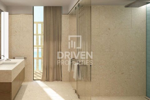 Villa in Jumeirah, Dubai, UAE 5 bedrooms, 1299 sq.m. № 652996 - photo 12