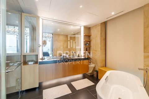 Huoneisto Jumeirah, Dubai, Arabiemiraatit 3 makuuhuonetta, 251 m2 № 653027 - kuva 10