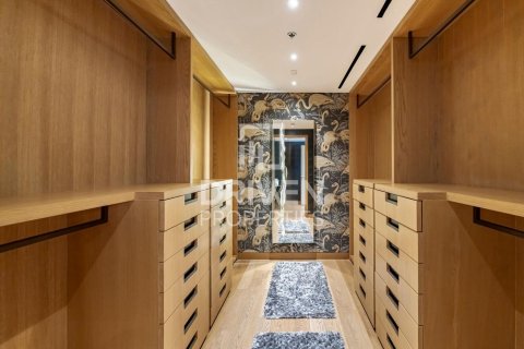 Huoneisto Jumeirah, Dubai, Arabiemiraatit 3 makuuhuonetta, 251 m2 № 653027 - kuva 2