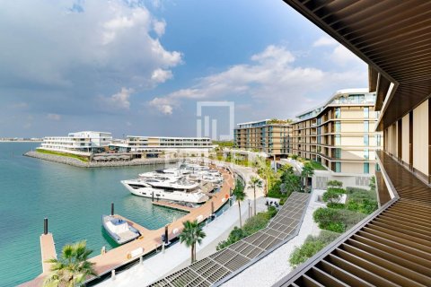 Huoneisto Jumeirah, Dubai, Arabiemiraatit 3 makuuhuonetta, 251 m2 № 653027 - kuva 14