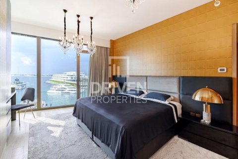 Huoneisto Jumeirah, Dubai, Arabiemiraatit 3 makuuhuonetta, 251 m2 № 653027 - kuva 21