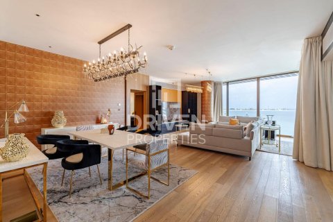 Huoneisto Jumeirah, Dubai, Arabiemiraatit 3 makuuhuonetta, 251 m2 № 653027 - kuva 18