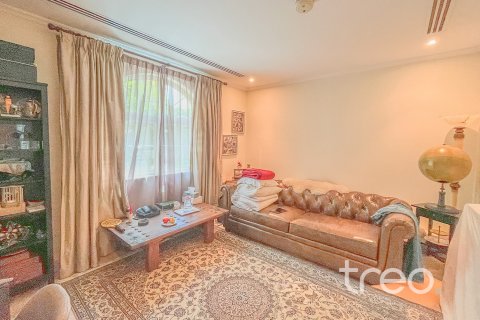 Villa zur Miete in Jumeirah Park, Dubai, VAE 4 Schlafzimmer, 762.36 m2 Nr. 733449 - Foto 17