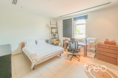 Villa zur Miete in Jumeirah Park, Dubai, VAE 4 Schlafzimmer, 762.36 m2 Nr. 733449 - Foto 13
