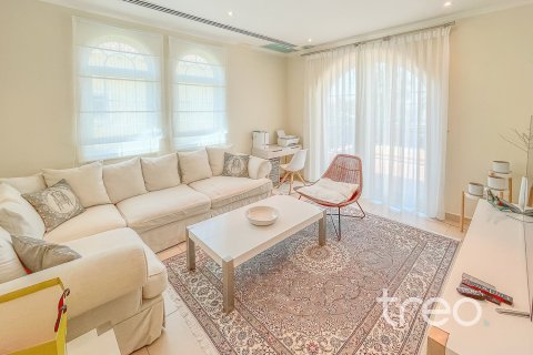 Villa zur Miete in Jumeirah Park, Dubai, VAE 4 Schlafzimmer, 762.36 m2 Nr. 733449 - Foto 7