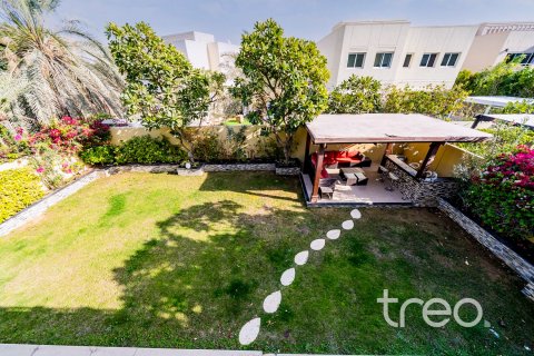 Villa Meadows, Dubaijā, AAE 5 istabas, 540.05 m2 Nr. 733450 - attēls 3