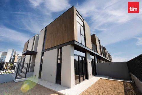 Villa para arrendamento em Dubai, EAU 4 quartos, 248 m2 № 655701 - foto 1