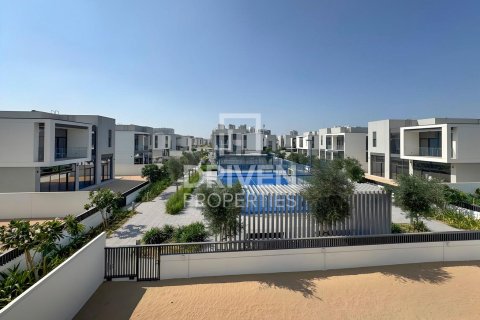 Vila di Al Furjan, Dubai, UAE 5 bilik tidur, 413.42 meter persegi № 746351 - foto 13