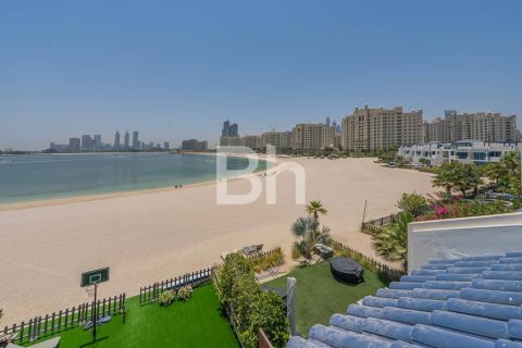 Townhouse in Palm Jumeirah, Dubai, UAE 5 bedrooms, 340 sq.m. № 642964 - photo 24