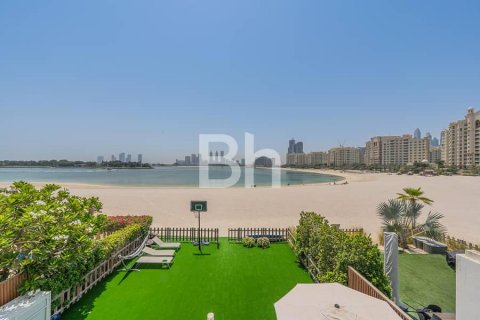 Townhouse in Palm Jumeirah, Dubai, UAE 5 bedrooms, 340 sq.m. № 642964 - photo 14