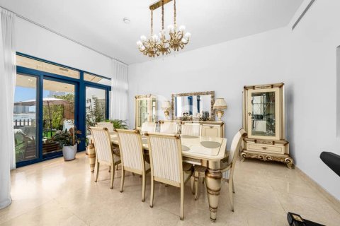 Townhouse in Palm Jumeirah, Dubai, UAE 5 bedrooms, 340 sq.m. № 642964 - photo 3