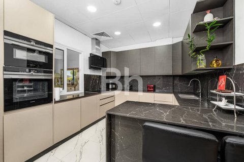 Townhouse in Palm Jumeirah, Dubai, UAE 5 bedrooms, 340 sq.m. № 642964 - photo 5