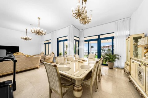 Townhouse in Palm Jumeirah, Dubai, UAE 5 bedrooms, 340 sq.m. № 642964 - photo 4