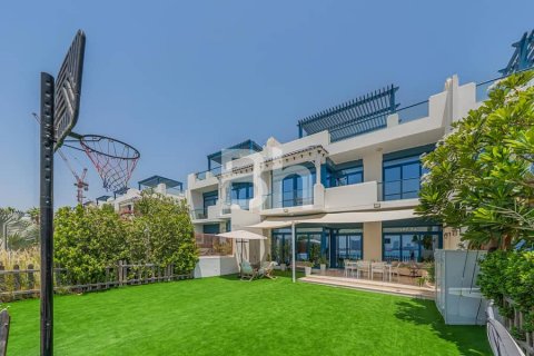 Townhouse in Palm Jumeirah, Dubai, UAE 5 bedrooms, 340 sq.m. № 642964 - photo 8