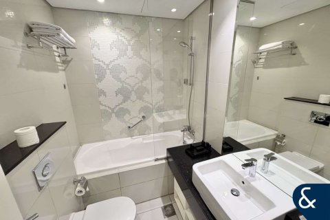 Business Bay, Dubai, UAE의 판매용 아파트 침실 3개, 141제곱미터 번호 671528 - 사진 9