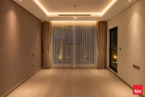 Vilă de închiriat în Dubai, EAU 6 dormitoare, 292.7 mp. №721109 - poză 8