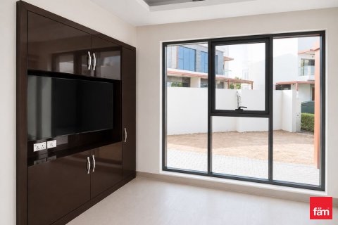 Vilă de închiriat în Dubai, EAU 6 dormitoare, 292.7 mp. №721109 - poză 4