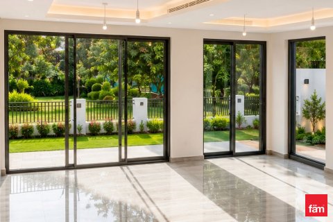 Vilă de închiriat în Dubai, EAU 6 dormitoare, 292.7 mp. №721109 - poză 3