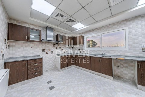 Vila v The Villa, Dubai, SAE 5 spální, 561.04 m2 č. 742244 - Fotografia 17