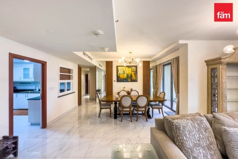 Apartament na sprzedaż w Dubai, ZEA 3 sypialnie, 178.6 mkw., nr 662280 - zdjęcie 2