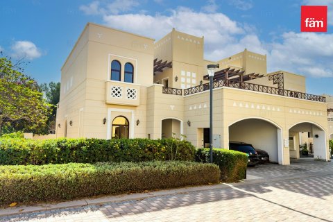Müüa ridamaja asukohaga Dubai, AÜE: 4 magamistoaga, 387.1 m² Nr 687263 - pilt 2