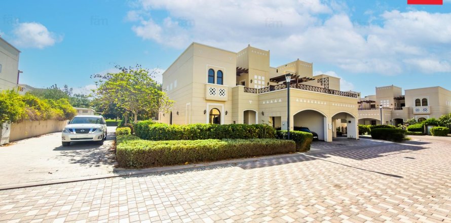 Ridamaja asukohaga Dubai, AÜE: 4 magamistoaga, 387.1 m² Nr 687263