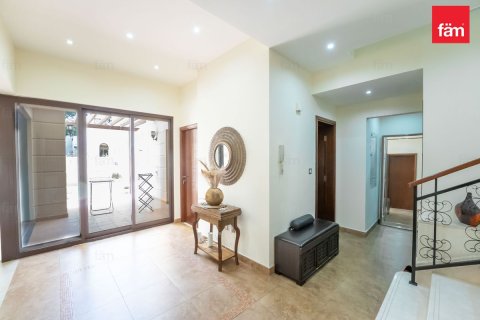 Müüa ridamaja asukohaga Dubai, AÜE: 4 magamistoaga, 387.1 m² Nr 687263 - pilt 3