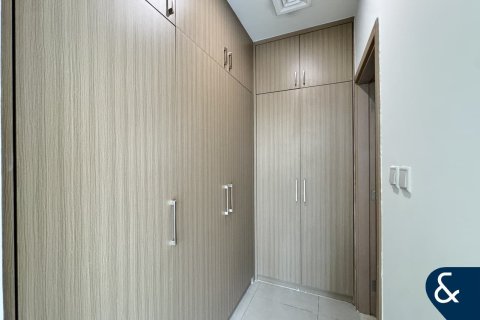 Rijtjeshuis te huur in Dubai Land, Dubai, VAE 4 slaapkamers, 215 vr.m., nr 685184 - foto 16