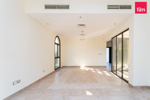 Townhouse in Dubai, UAE 4 bedrooms, 297.5 sq.m. № 708436 - photo 2