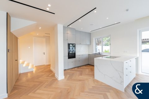 וילה למכירה ב The Springs, Dubai, איחוד האמירויות  3 חדרי שינה, 167 מ"ר, מספר 688535 - תמונה 2