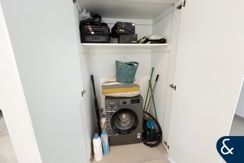 Apartmen di Motor City, Dubai, UAE 1 bilik tidur, 98 meter persegi № 688534 - foto 5