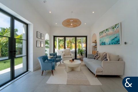 Villa in Arabian Ranches, Dubai, UAE 4 bedrooms, 272 sq.m. № 688531 - photo 2