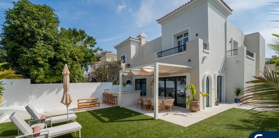 Villa in Arabian Ranches, Dubai, UAE 4 bedrooms, 272 sq.m. № 688531