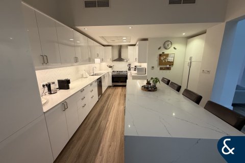 וילה ב Mudon, Dubai, איחוד האמירויות 4 חדרי שינה, 354 מ