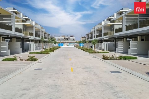 Dubai, संयुक्त अरब अमीरात में टाउनहाउस, 3 बेडरूम, 142.6 वर्ग मीटर, संख्या 689269