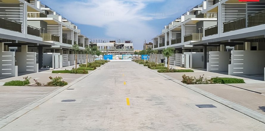 Townhouse in Dubai, UAE 3 bedrooms, 142.6 sq.m. № 689269