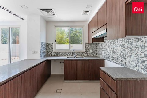 Townhouse sa Dubai, UAE 4 silid-tulugan, 294.6 sq.m. № 630475 - larawan 3