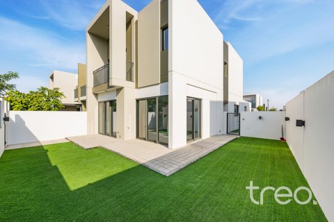Shtëpi në qytet në Dubai, Emiratet e Bashkuara Arabe 4 dhoma gjumi, 213.68 m2. № 733695